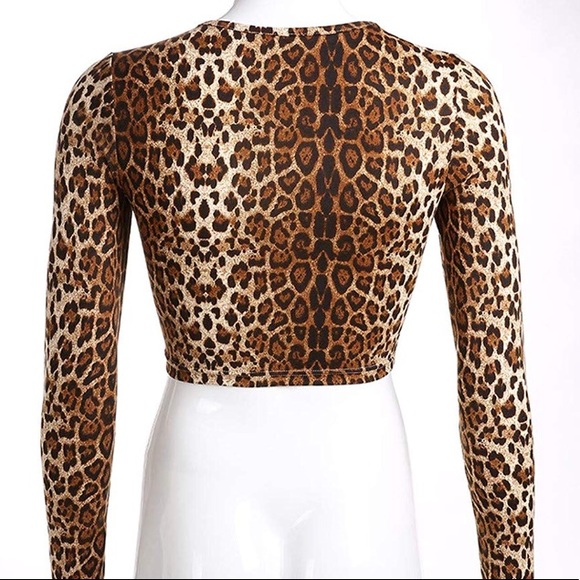 Leopard Cheetah Animal Print Crop Top Long Sleeve - Picture 3 of 4